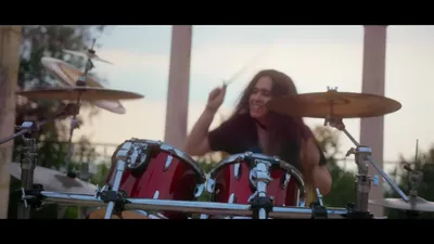 塞壬（字幕组微信公众号 亿万同人字幕组）